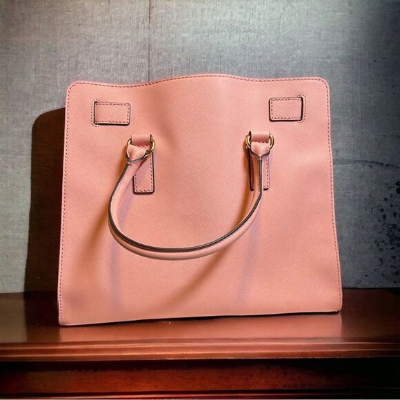 NWOT AUTHENTICATED Michael Kors Large Travel Bag - Picture 2 of 5